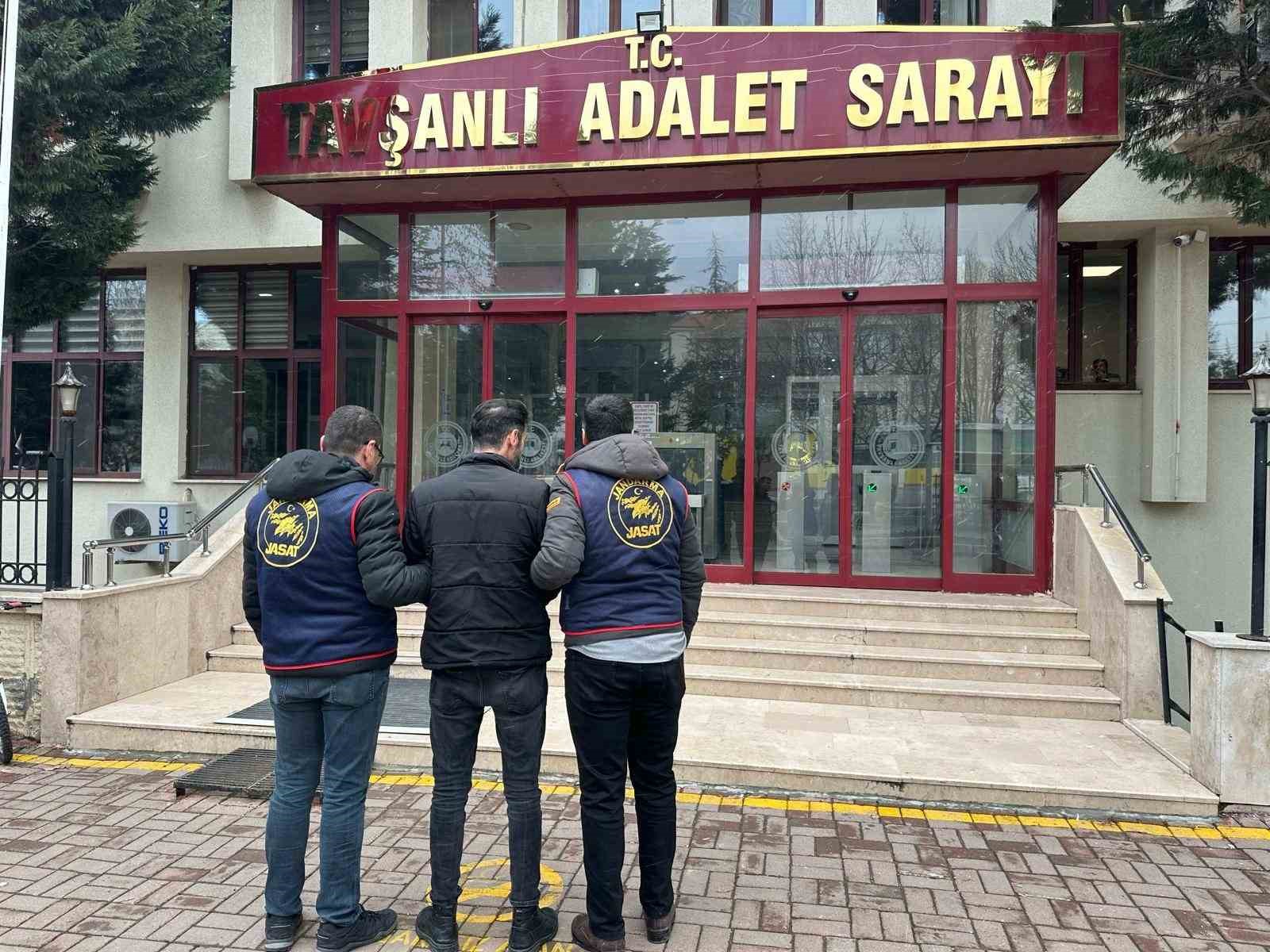 Kütahya’da 11 yıl hapis cezası ile aranan şahıs yakalandı