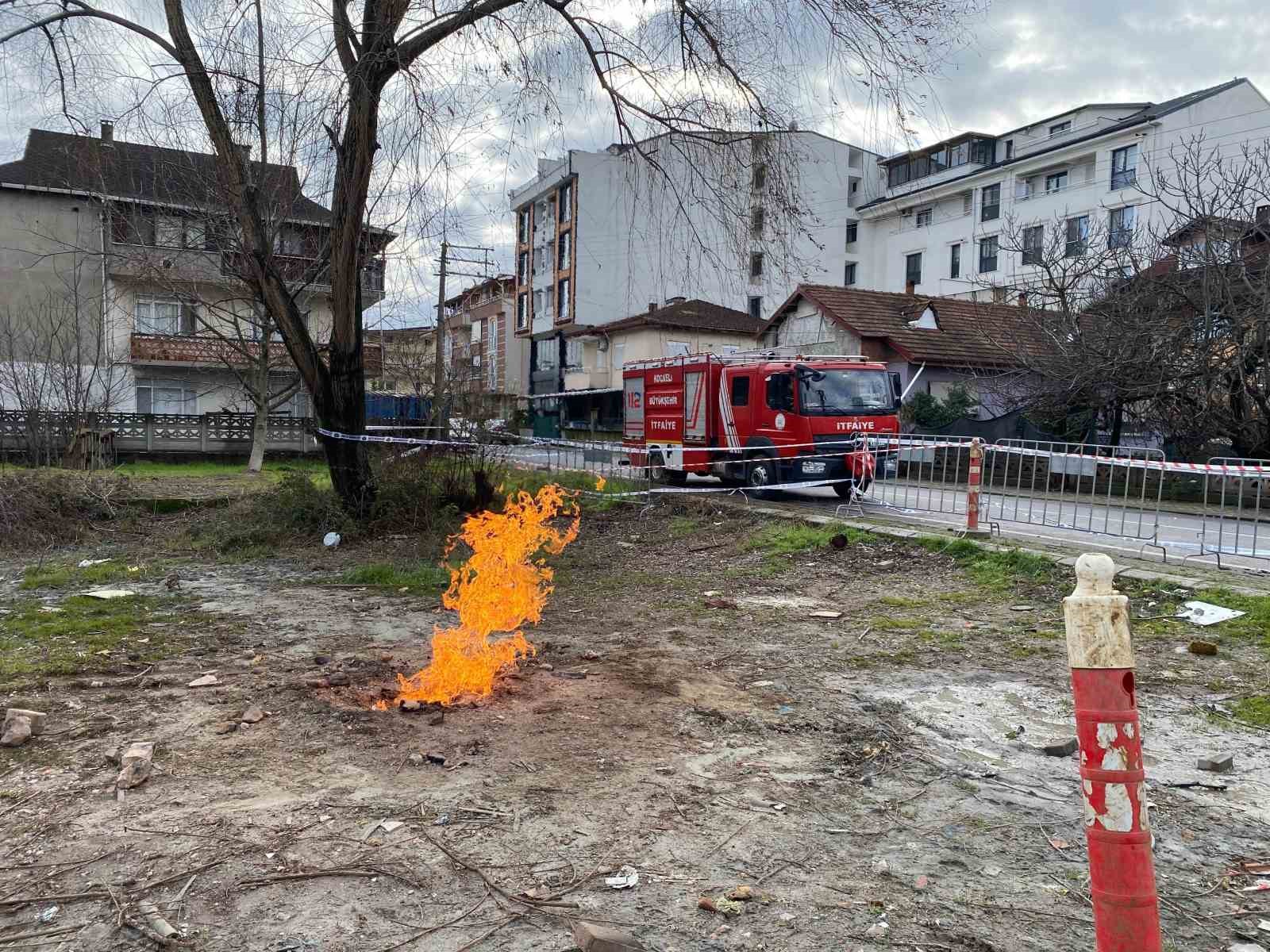 Kocaeli&rsquo;deki metan gazı 3 g&uuml;nd&uuml;r yanıyor: Uzmanından &ouml;nemli uyarı
