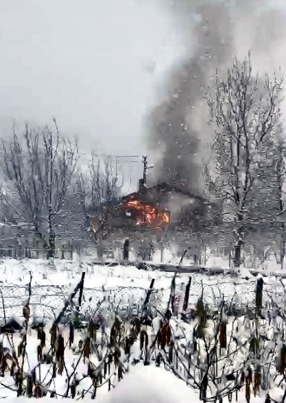 Bartın’da sobadan çıkan kıvılcımlar 2 katlı evi kül etti