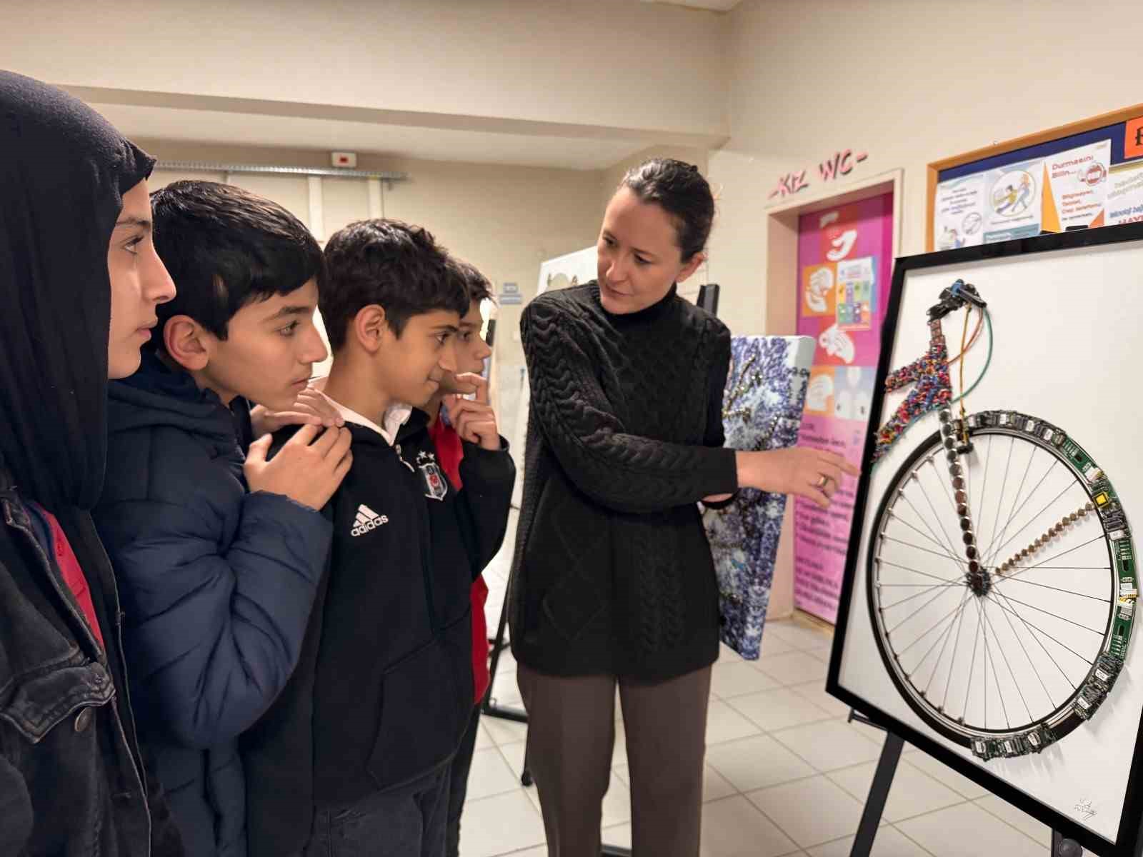 Öğrencilere "Atık pillerinizi çöpe atmayın" uyarısı