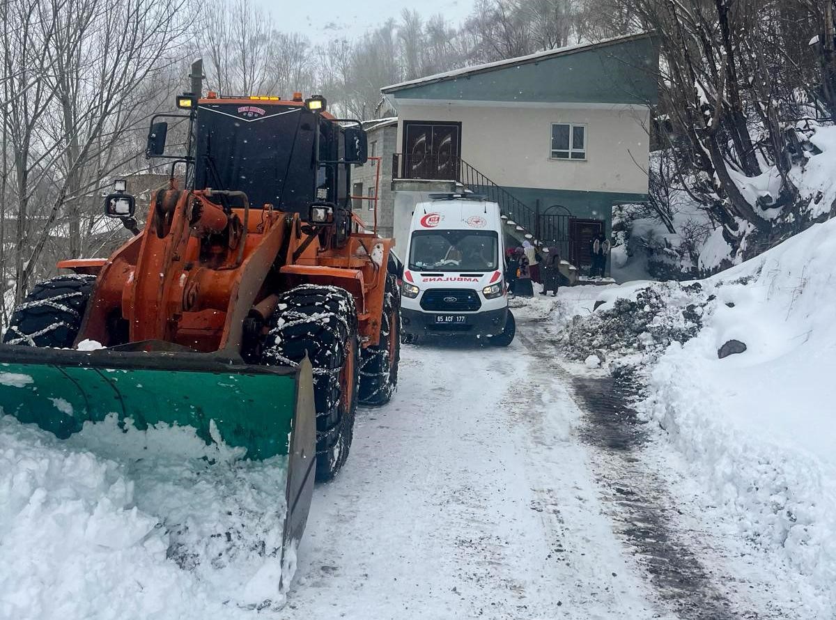 Van’da hasta kurtarma operasyonu