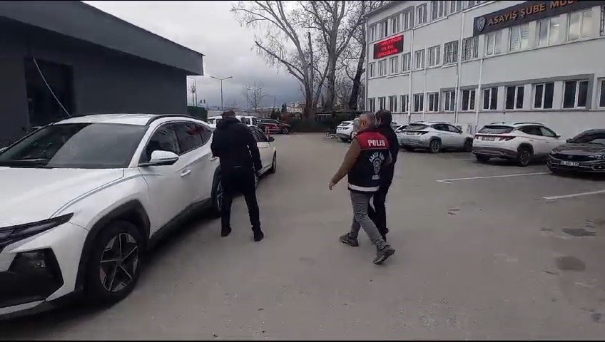 Kendini vali olarak tanıtıp iş adamlarını dolandıran şahıs tutuklandı