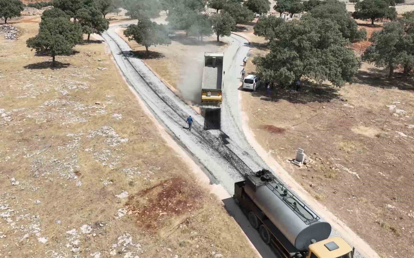 Nizip Belediyesi’nde yol çalışmaları devam ediyor