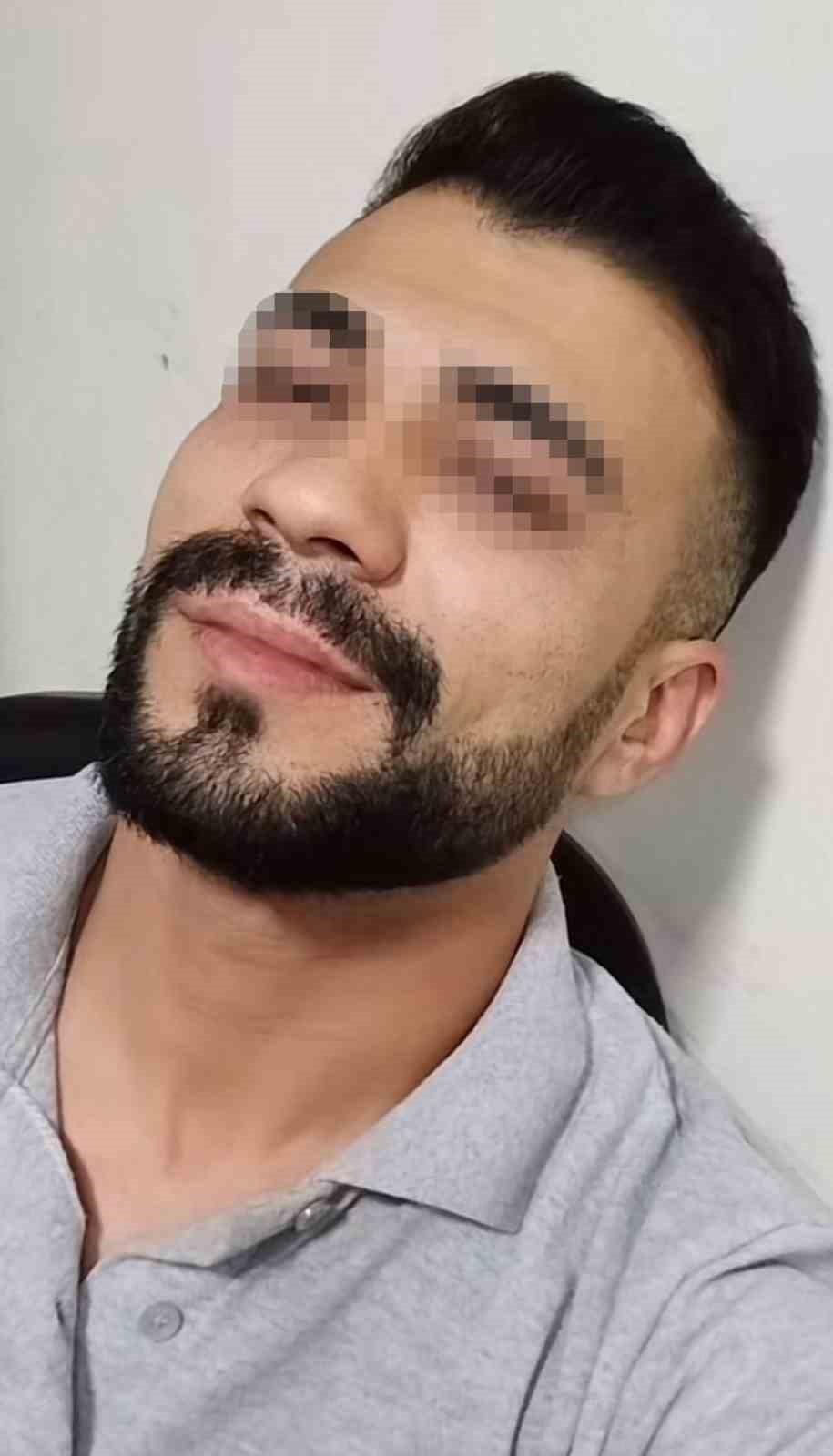 Ekip otosunda kendini silahla vuran şahsın tedavisi sürüyor