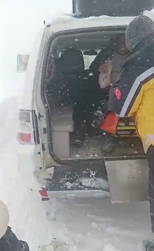 Muş&rsquo;ta yaralı vatandaş ekiplerce kurtarıldı
