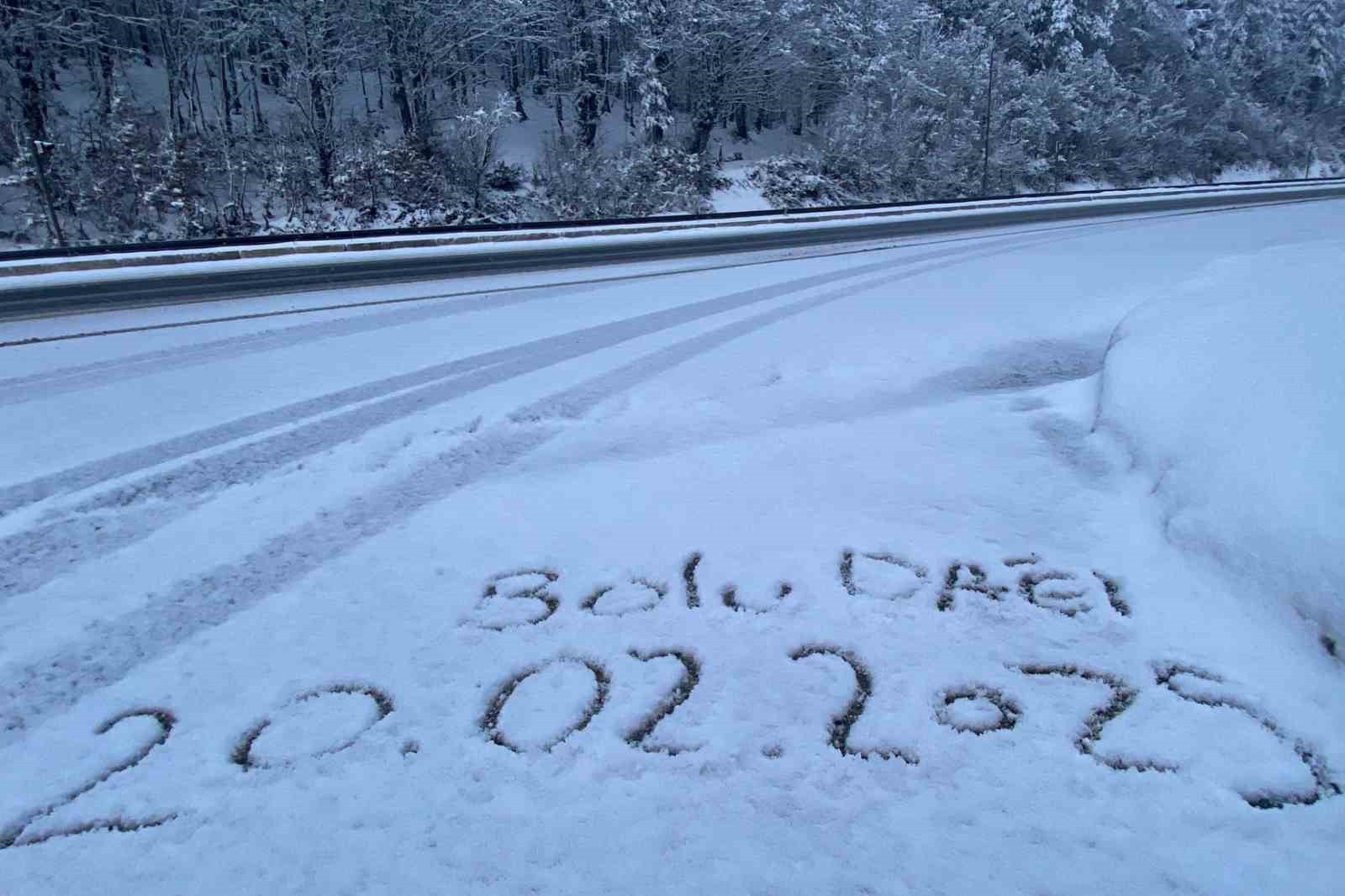 Bolu Dağı&rsquo;nda kar etkili oluyor

