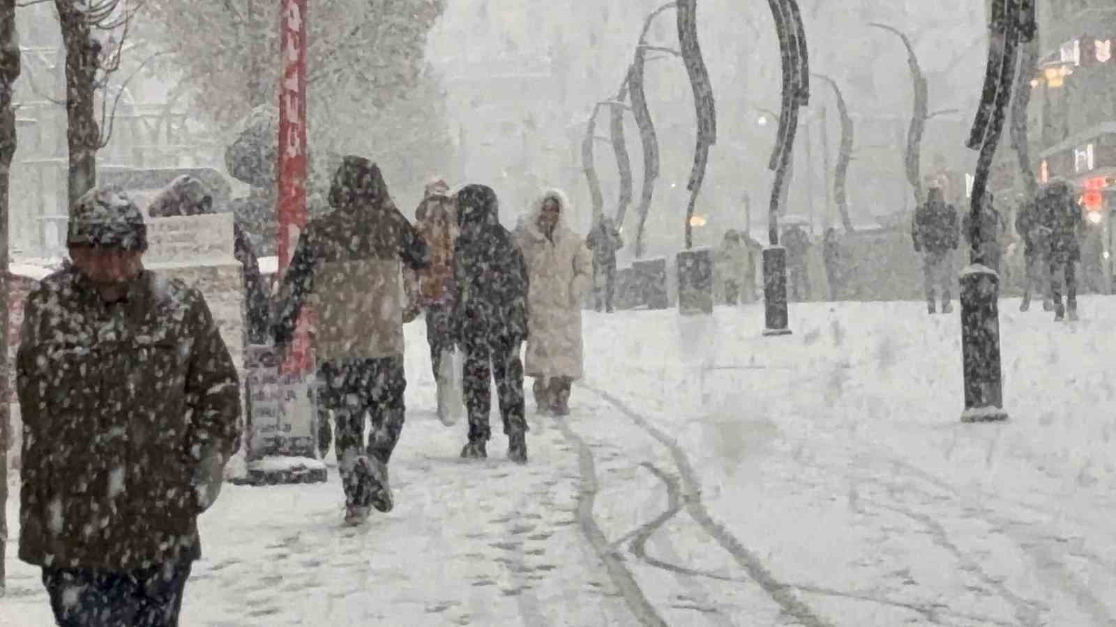 Bolu’da eğitime 1 gün ara verildi