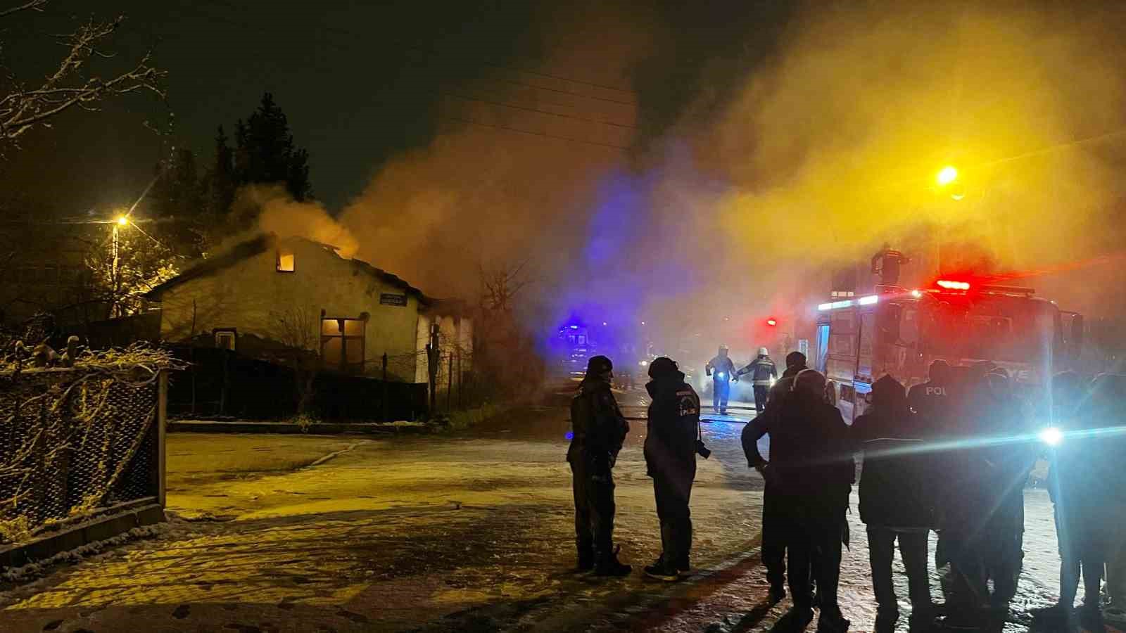Samsun’da yangın evi küle çevirdi