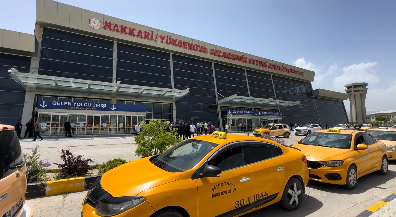 Y&uuml;ksekova-İstanbul u&ccedil;ak seferi iptal edildi
