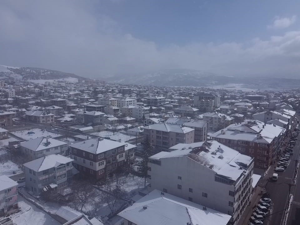 &Ccedil;ekerek&rsquo;te kartpostallık kar manzaraları oluştu
