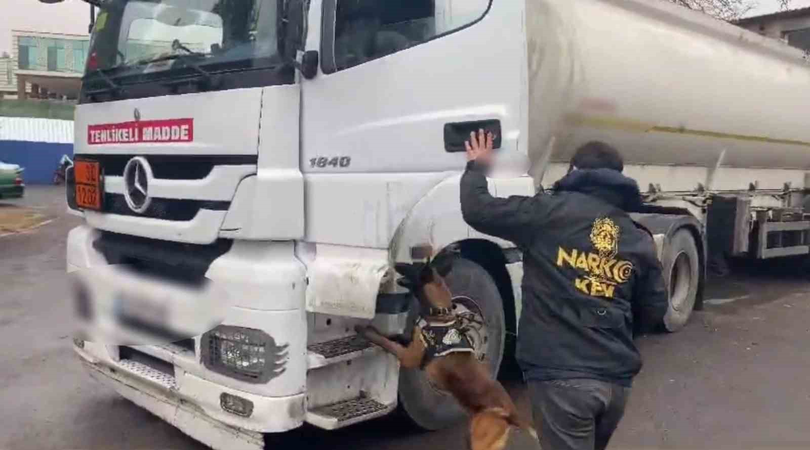 Niğde’de şüpheli araçta uyuşturucu madde ele geçirildi