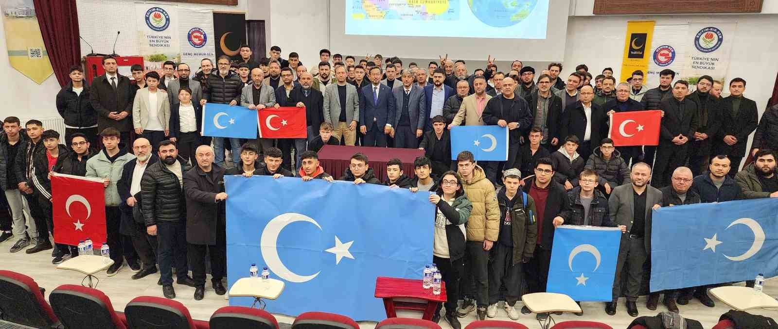 Kütahya’da "Geçmişten Günümüze Doğu Türkistan" konulu konferans