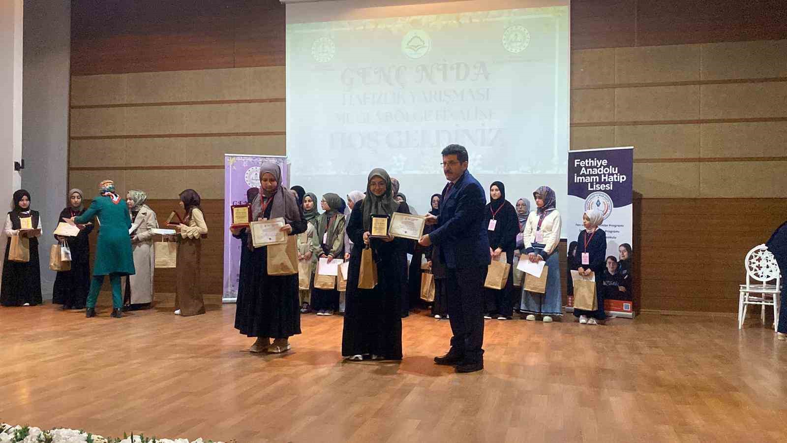 Genç Nida Hafızlık Yarışması Ege bölge birincisi Simav Kız AİHL’den