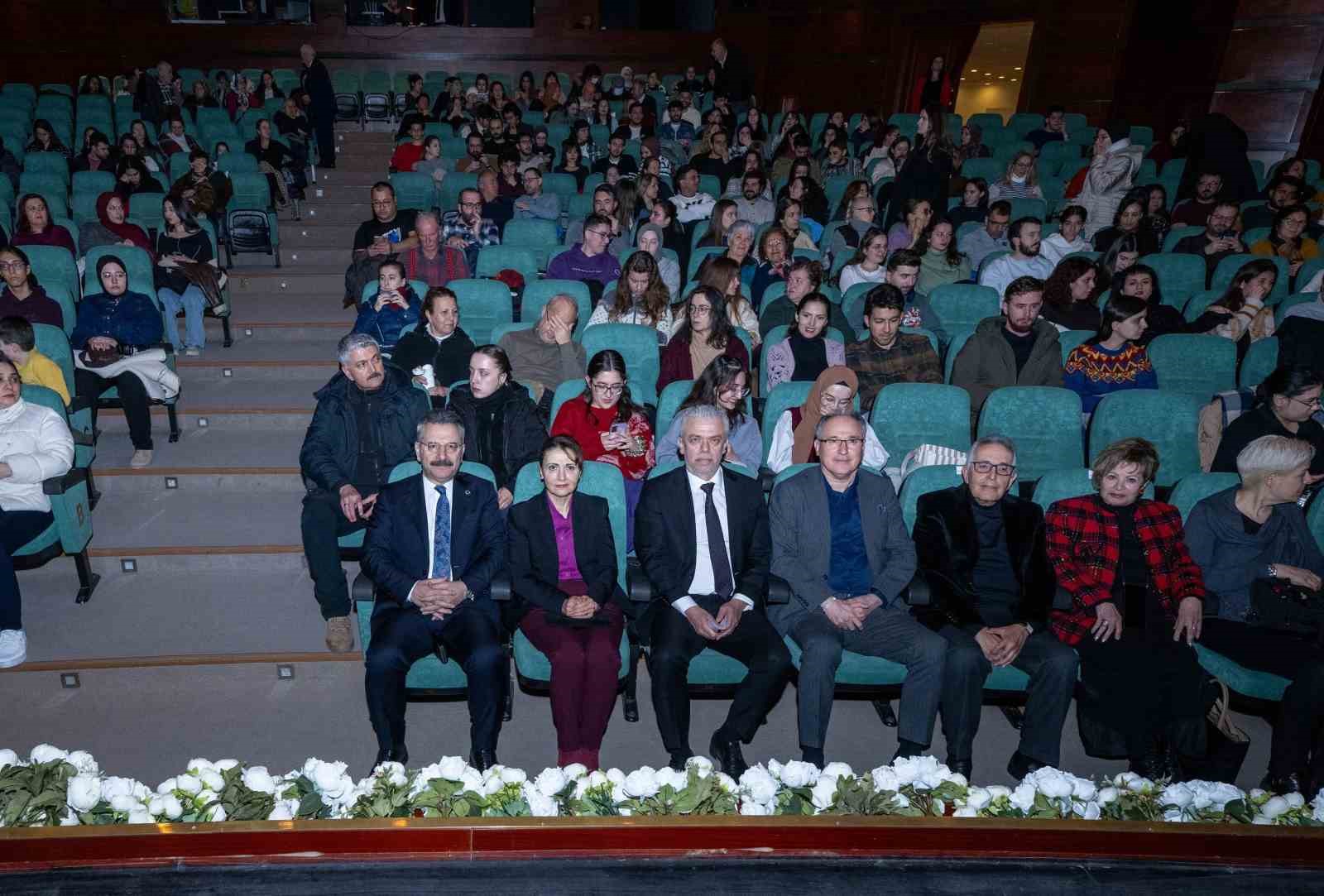 Vali Aksoy ve eşi Rauf Denktaş&rsquo;ı anma konserine katıldı
