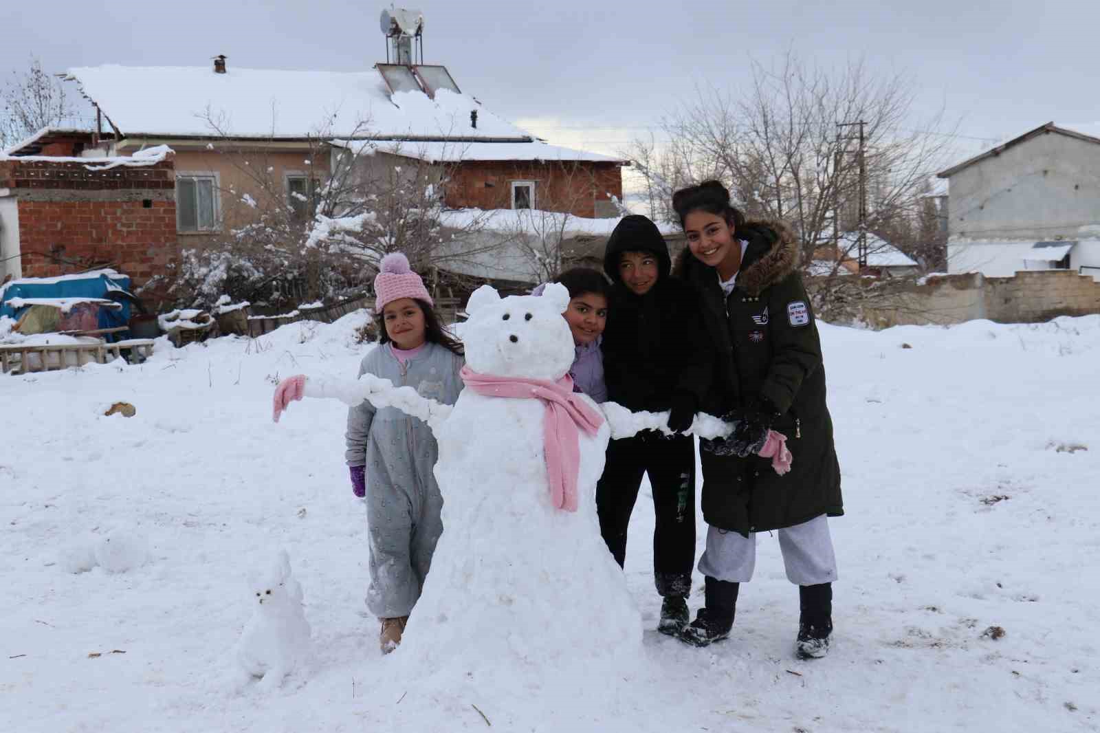 Malatya’da çocuklar kar tatilinin keyfini çıkardı