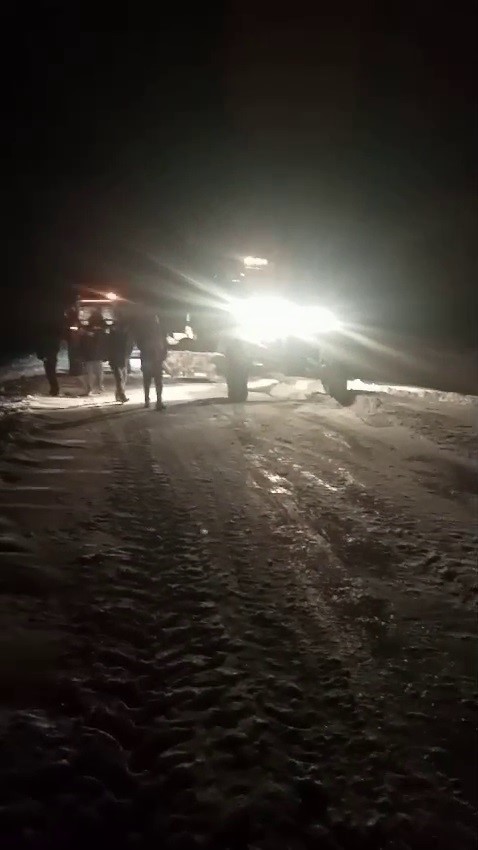 Sivas&rsquo;ta kar ulaşımı aksattı
