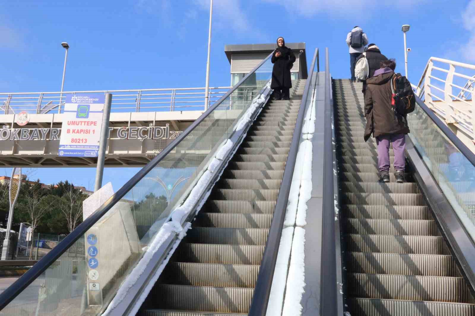 Yürüyen merdivenler donma riskine karşı 7/24 çalışacak
