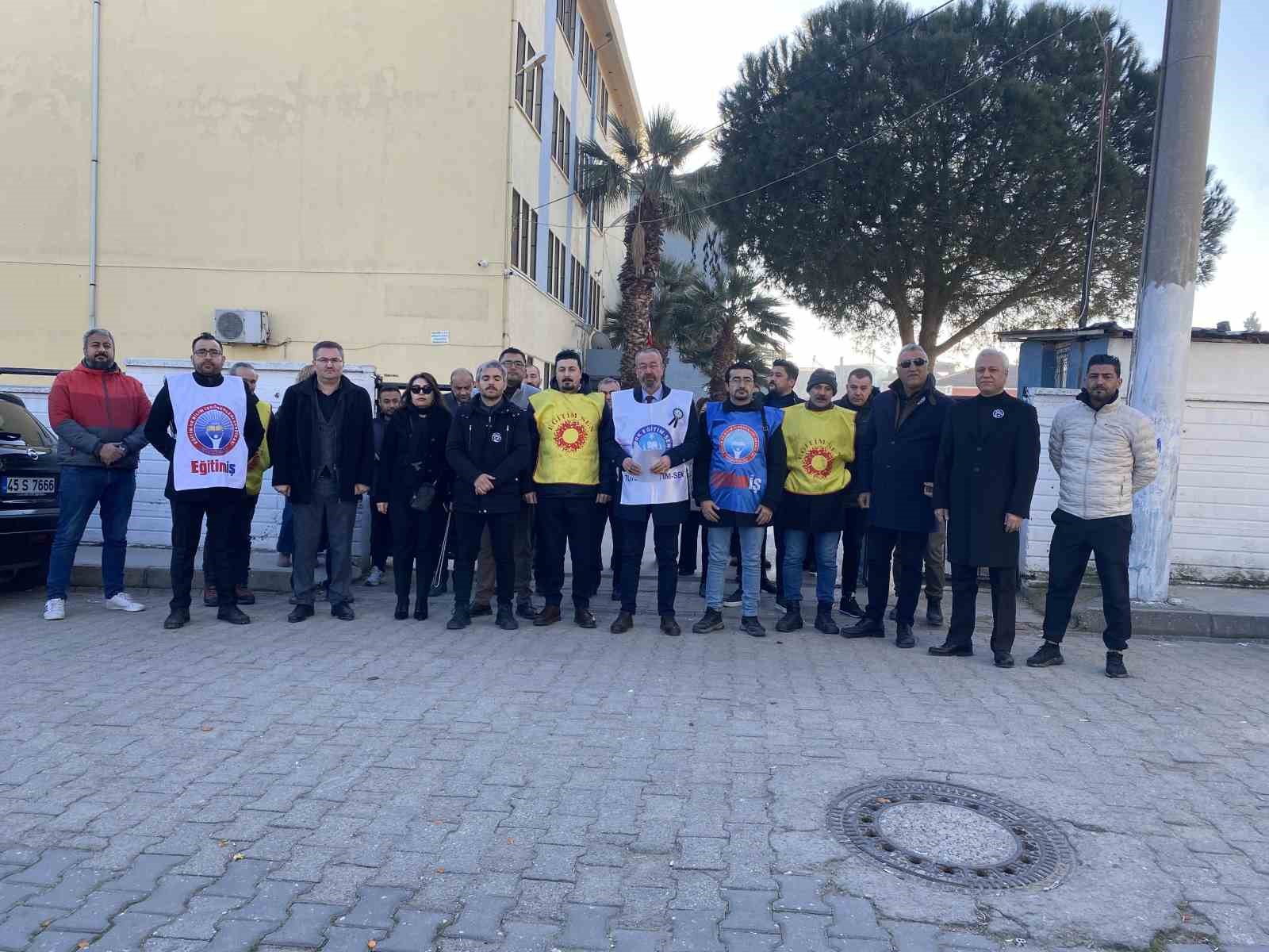 Alaşehir’de öğretmeni darp ettiler