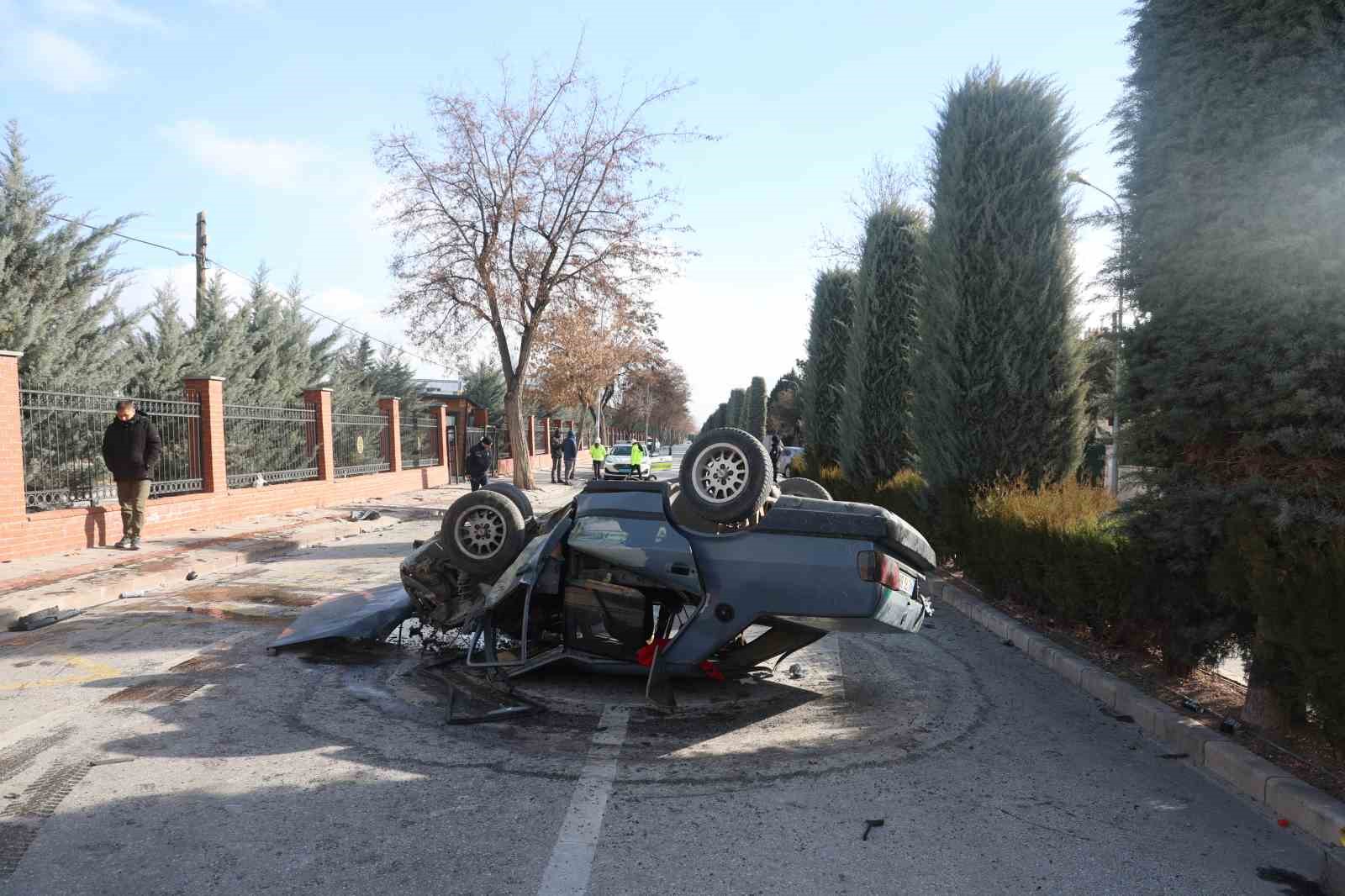 50 günde 5 trafik cezası yiyen sürücünün kullandığı Tofaş takla attı: 2 yaralı