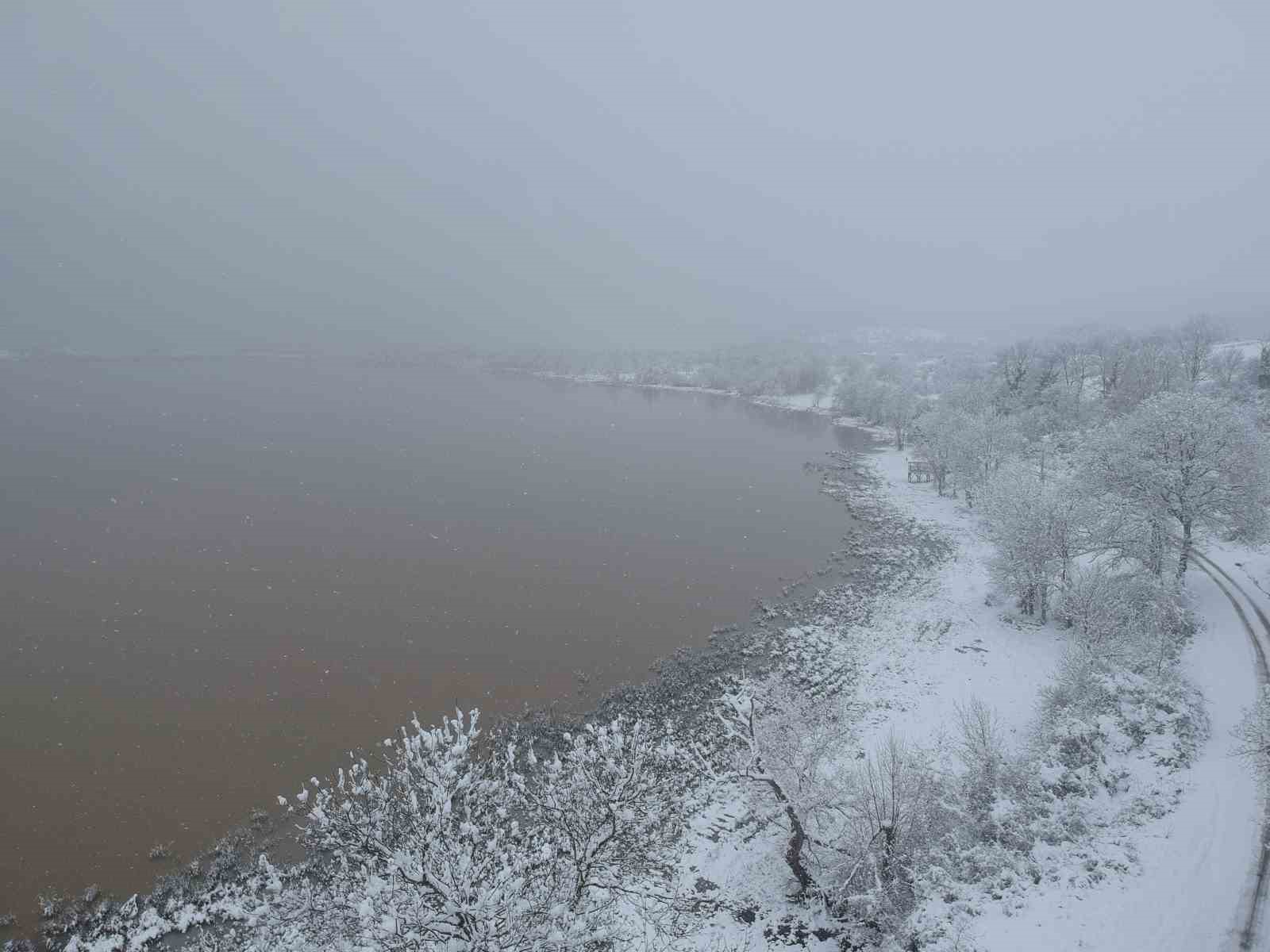 Sarıkum Gölü beyaz gelinliğini giydi