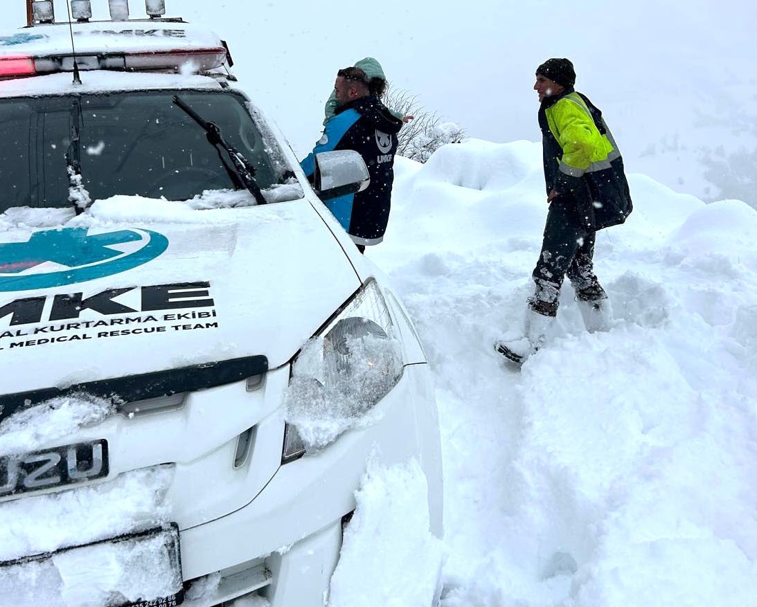 Samsun’da sağlık ekipleri, zorlu kış şartlarında görev başında