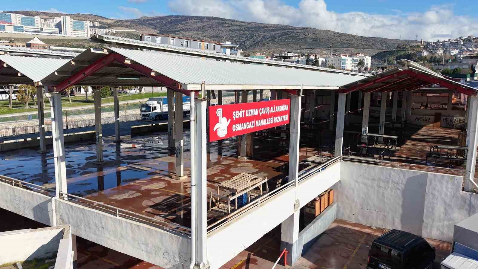 Bayraklı’da pazar yerleri yenileniyor
