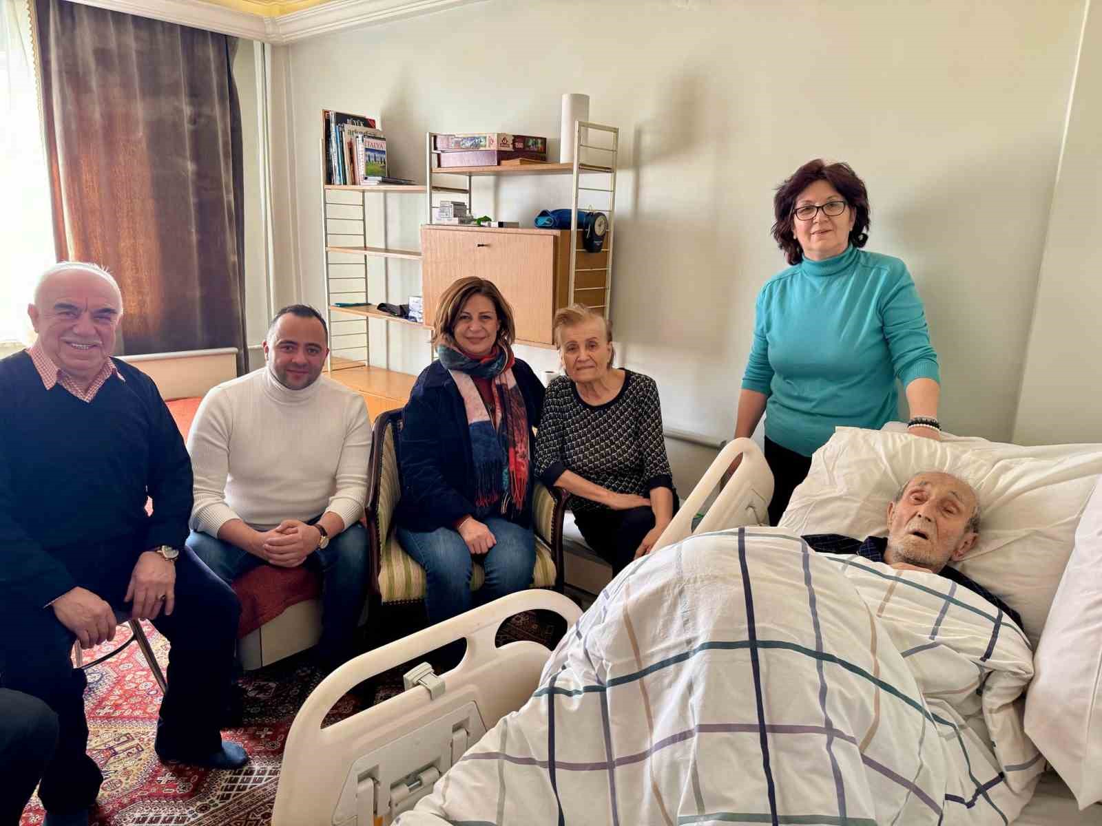 Başkan Ünlüce Amigo Orhan’ı ziyaret etti