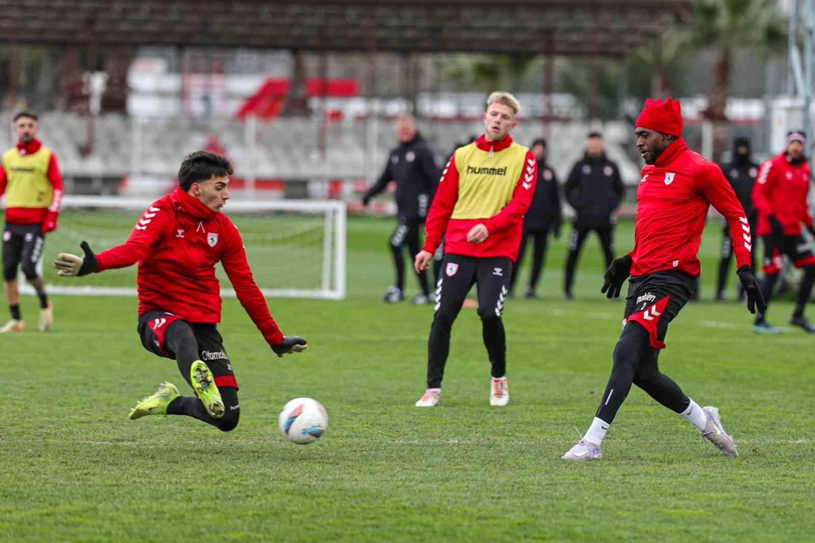 Samsunspor, Karadeniz derbisini kazanmak istiyor
