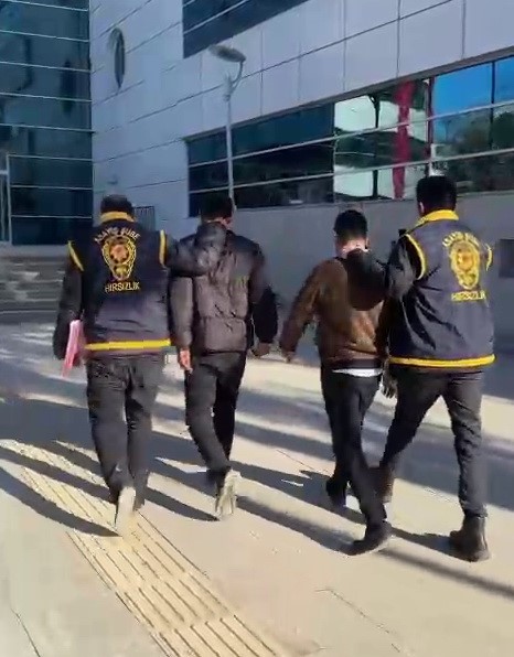 İş yerindeki hırsızlık olayının şüphelileri yakalandı