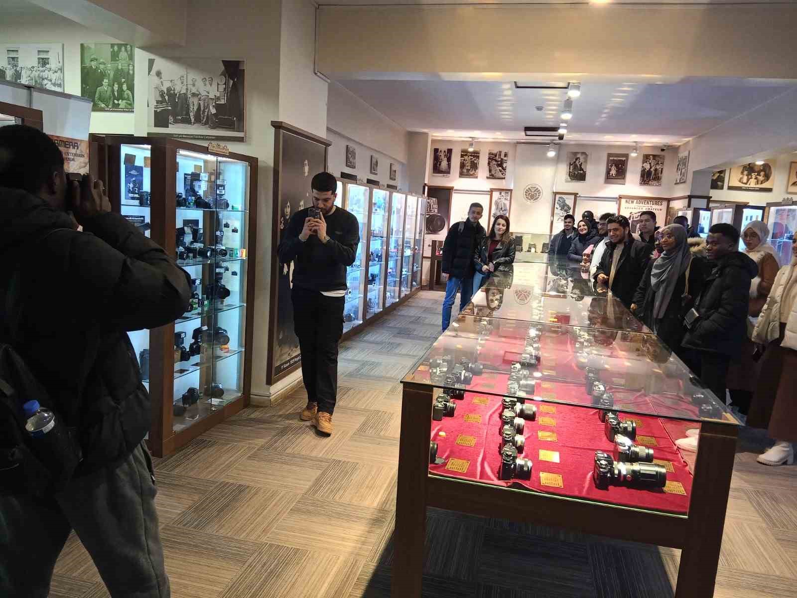 Malatya Sanat Merkezi, farklı &uuml;lkelerden gelen &ouml;ğrencileri ağırladı
