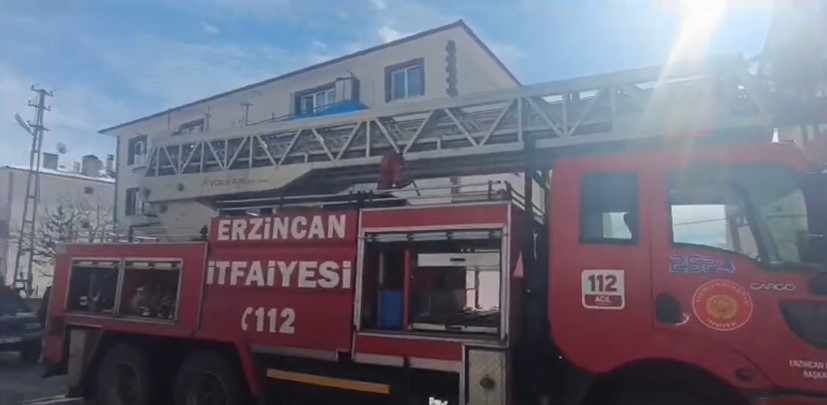 Erzincan&rsquo;da korkutan yangın
