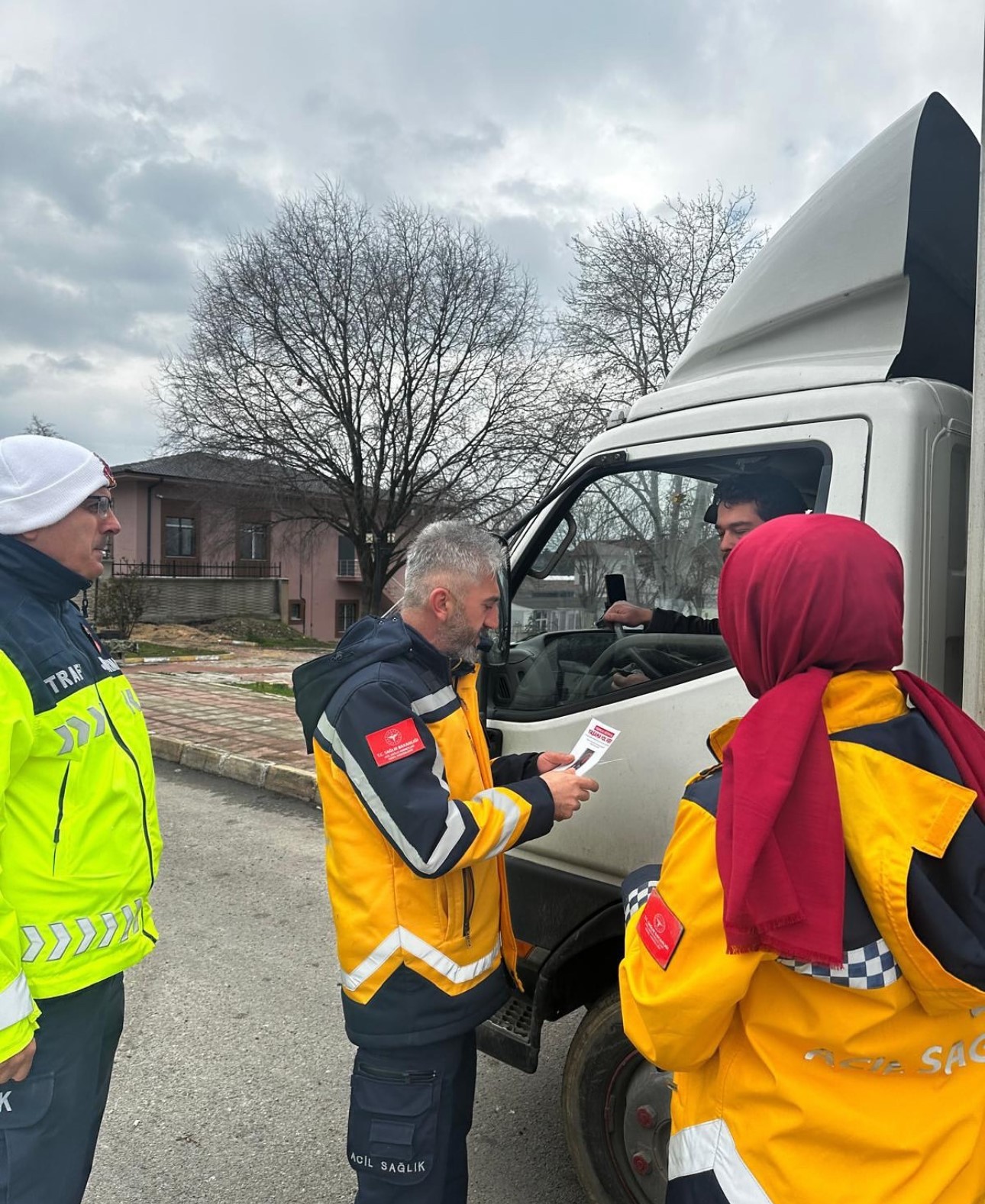 Alpullu&rsquo;da "Fermuar Sistemi ile Yaşama Yol Ver" kampanyası tanıtıldı
