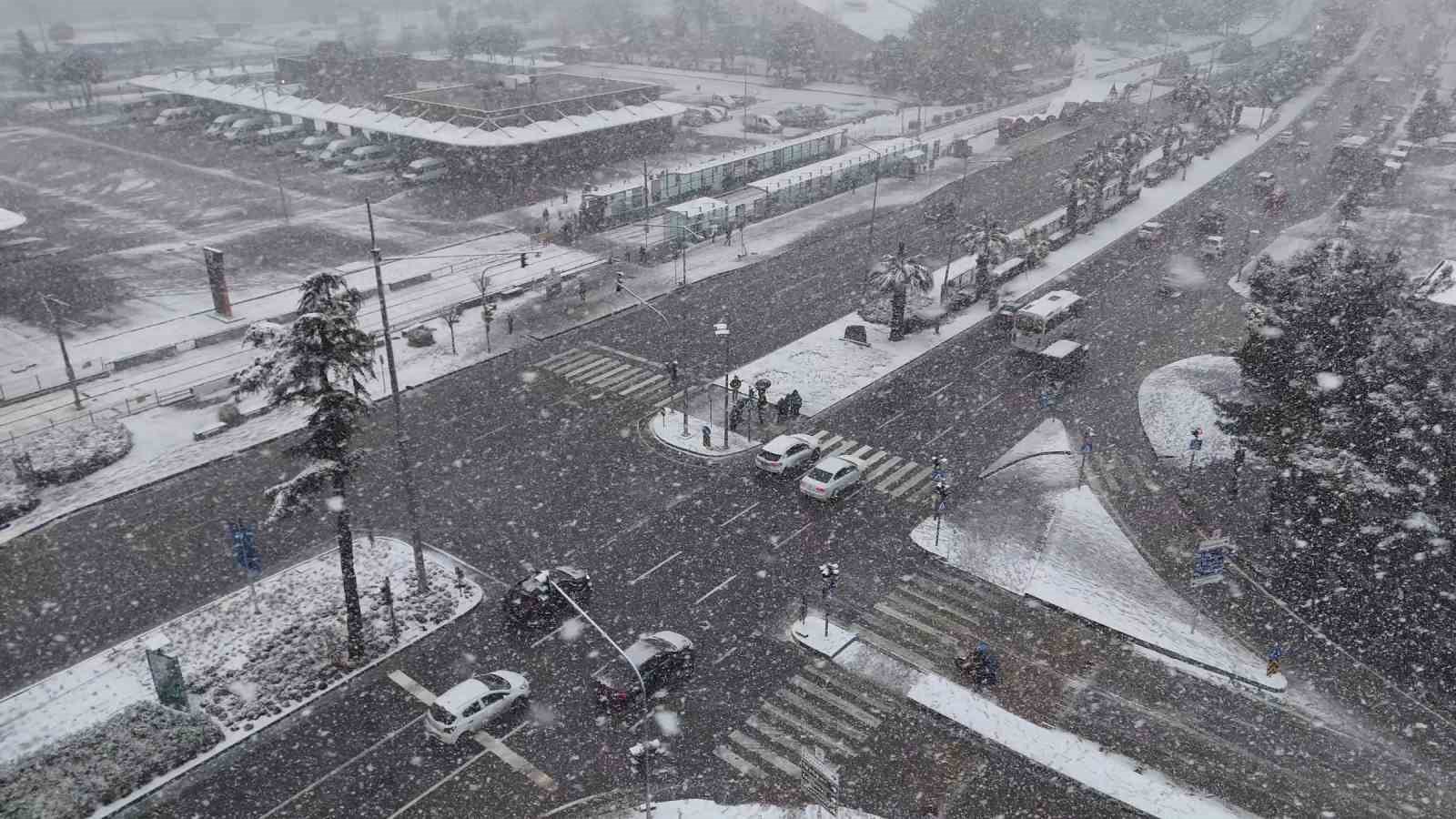 Samsun’da kara kış: 141 grup yolu ulaşıma kapandı