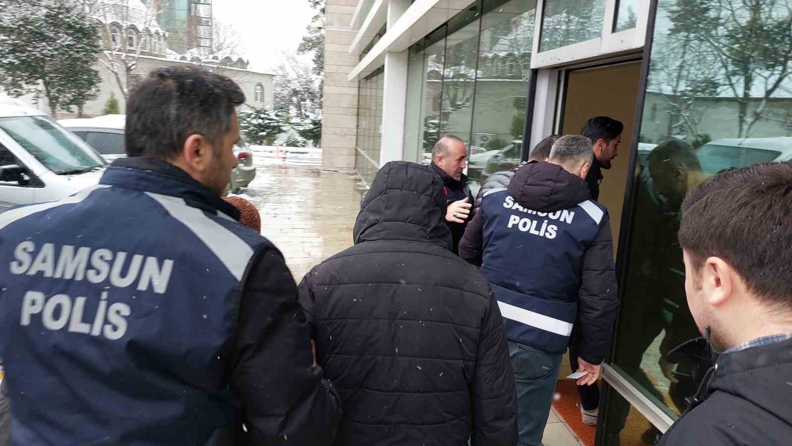 Instagram&rsquo;dan kadın kıyafeti ilanı ile dolandırıcılığa 3 tutuklama
