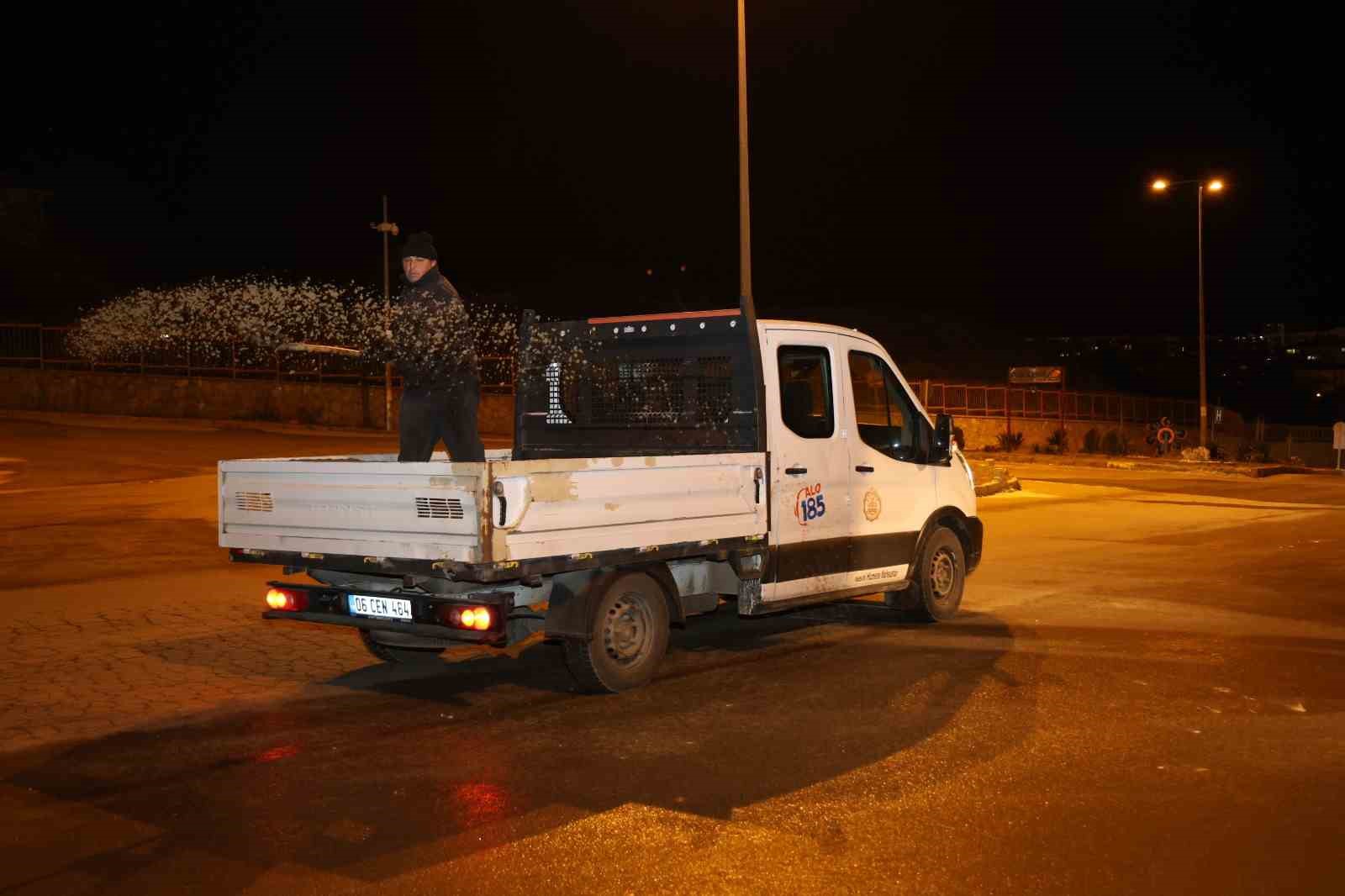 Kırıkkale’de güvenli ulaşım için tuzlama ve solisyon çalışmaları yapıldı