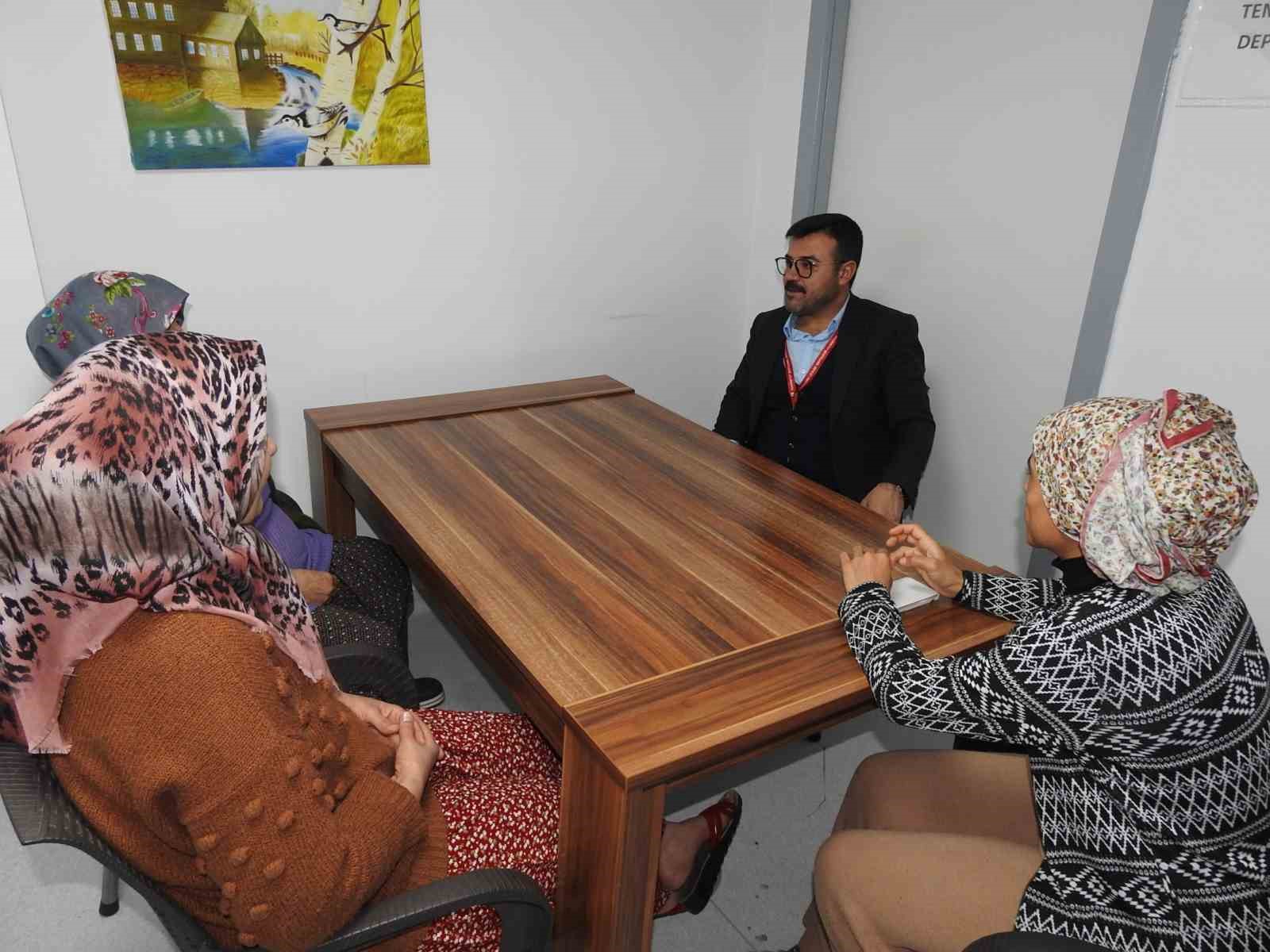 Hasta ve yakınlarının morali manevi destek ile y&uuml;kseliyor
