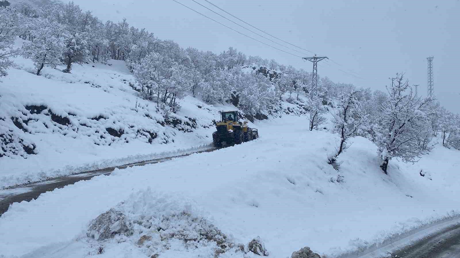 Şırnak’ta 27 köy yolu ulaşıma açıldı
