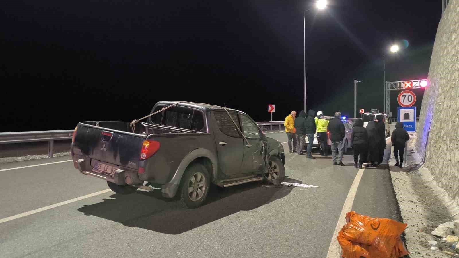 Pirinkayalar Geçidi'nde trafik kazası İHA tarafından bildirildi.