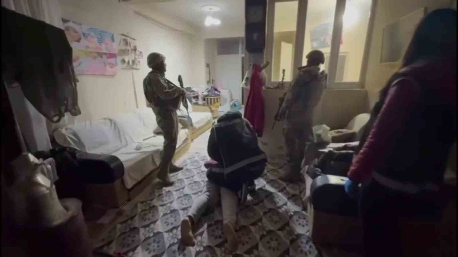 Adana’da silah kaçakçılarına şafak operasyonu