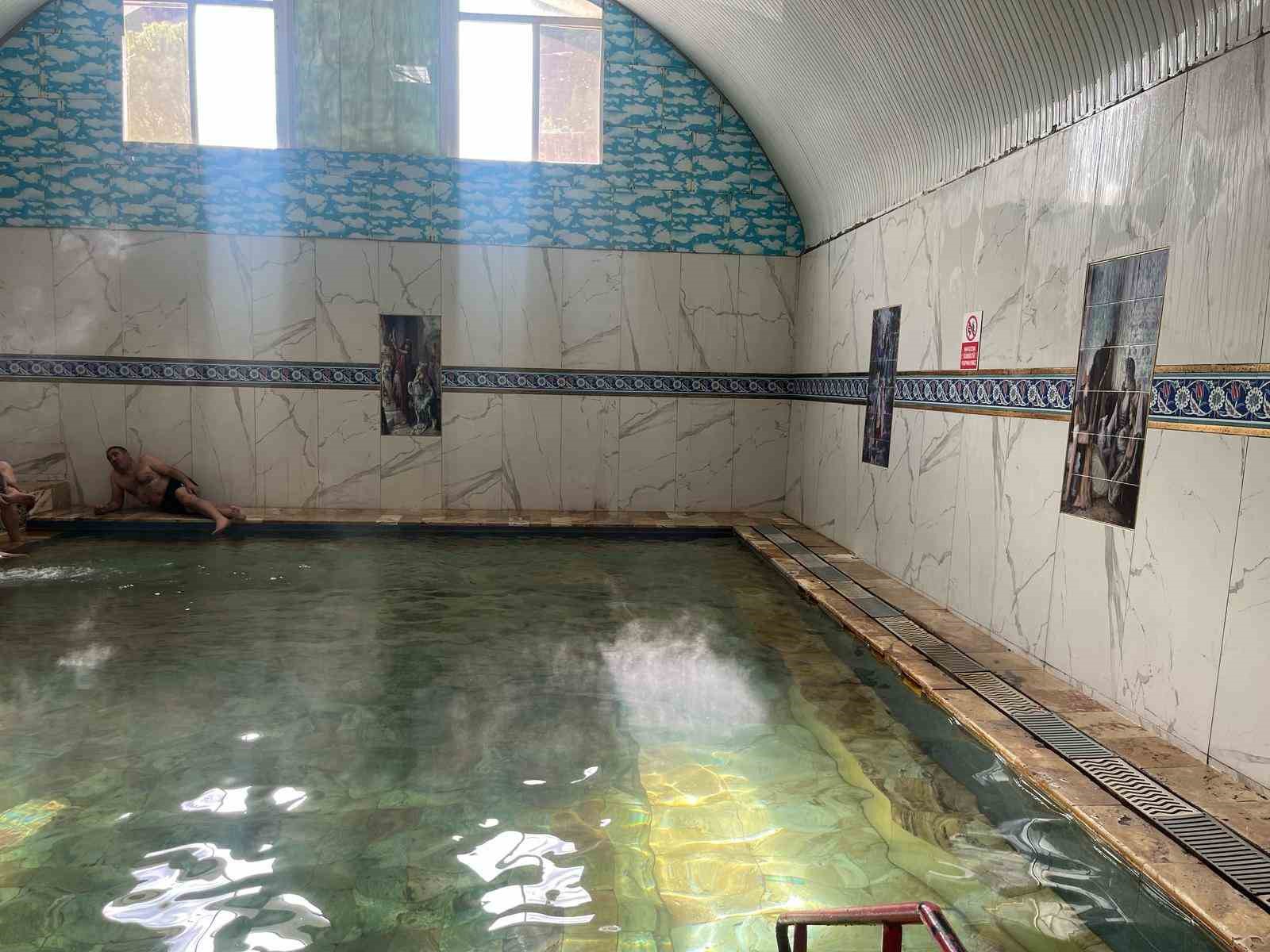 K&uuml;tahya&rsquo;daki şifalı sulara kış aylarında da rağbet var
