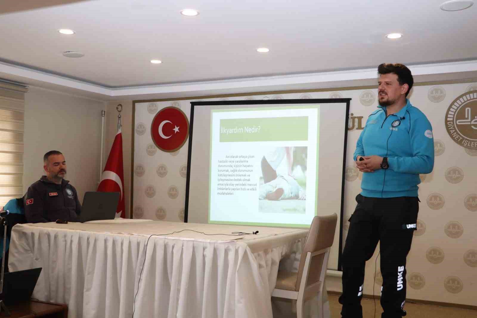 Müftülük personeline ilk yardım eğitimi verildi