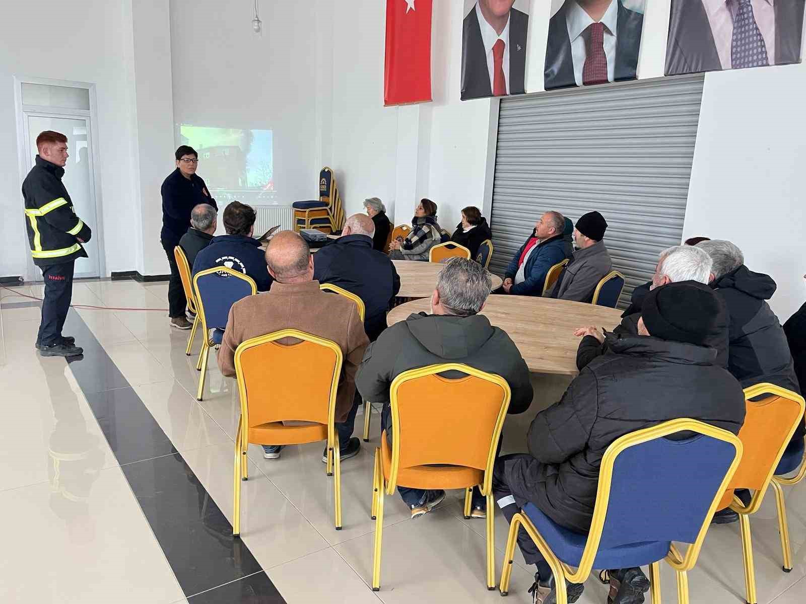 İtfaiyeden vatandaşlara yangın eğitimi
