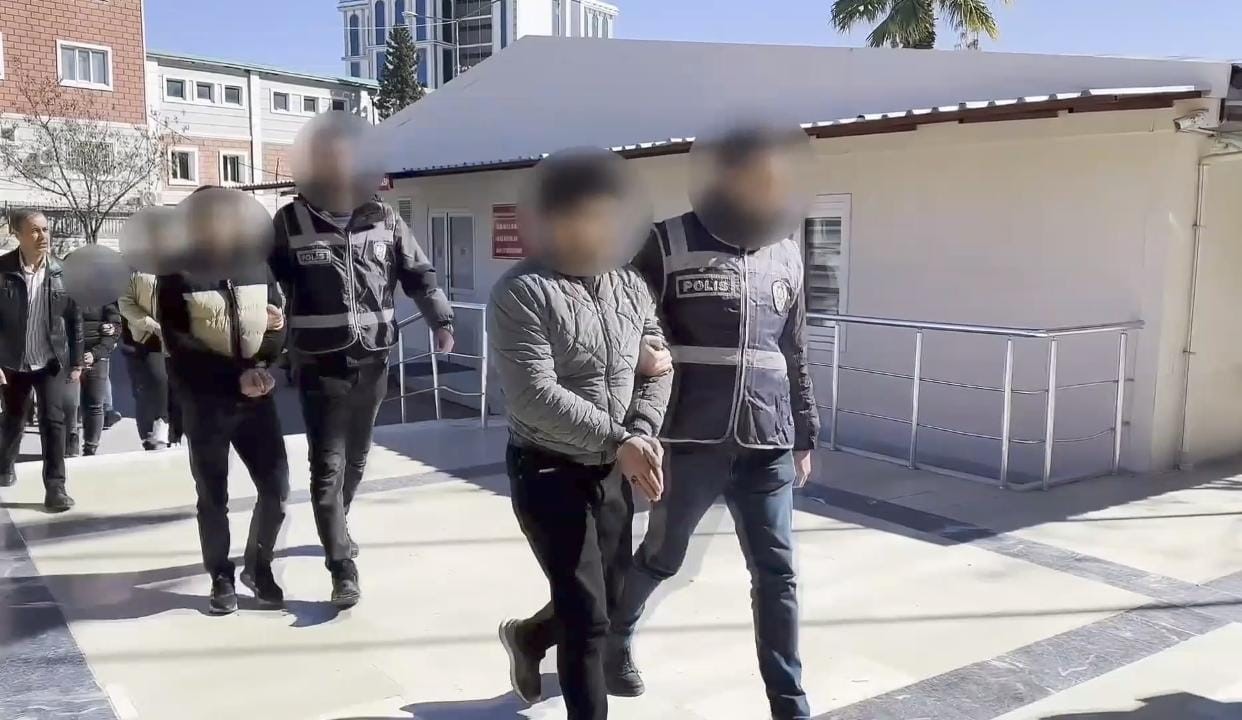 Şanlıurfa merkezli dolandırıcılık operasyonu: 10 gözaltı 6 Şanlıurfa merkezli dolandırıcılık operasyonu: 10 gözaltı