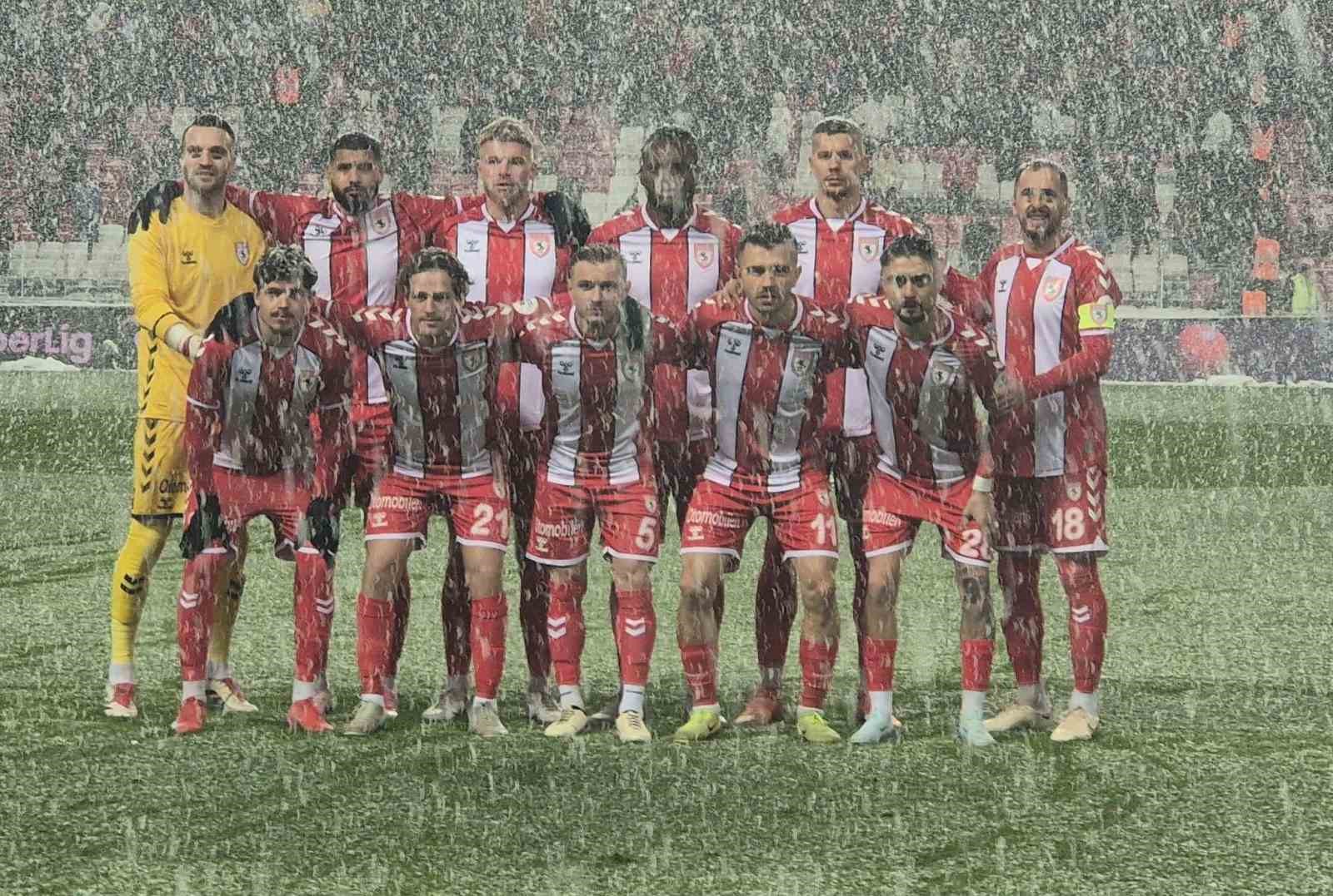 Trendyol Süper Lig: Samsunspor: 0 - Çaykur Rizespor: 0 (Maç devam ediyor)
