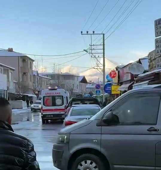 Sakarya’da büfedeki alkol kavgasında kan aktı: 4 yaralı
