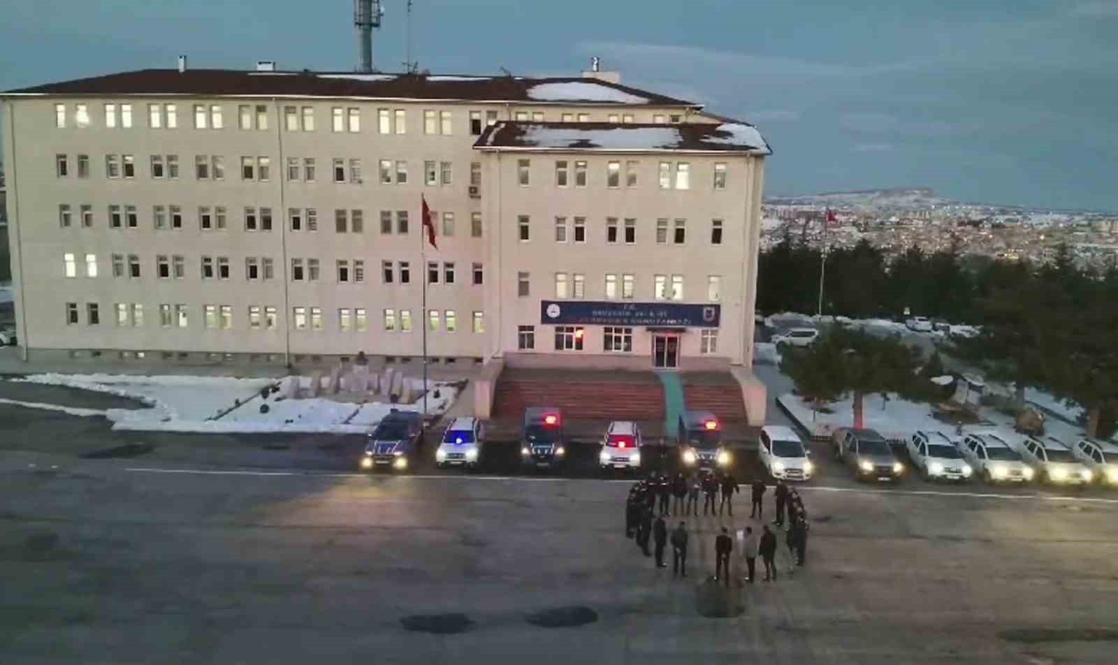 Usuls&uuml;z senetle 8 kişiyi dolandırmışlar
