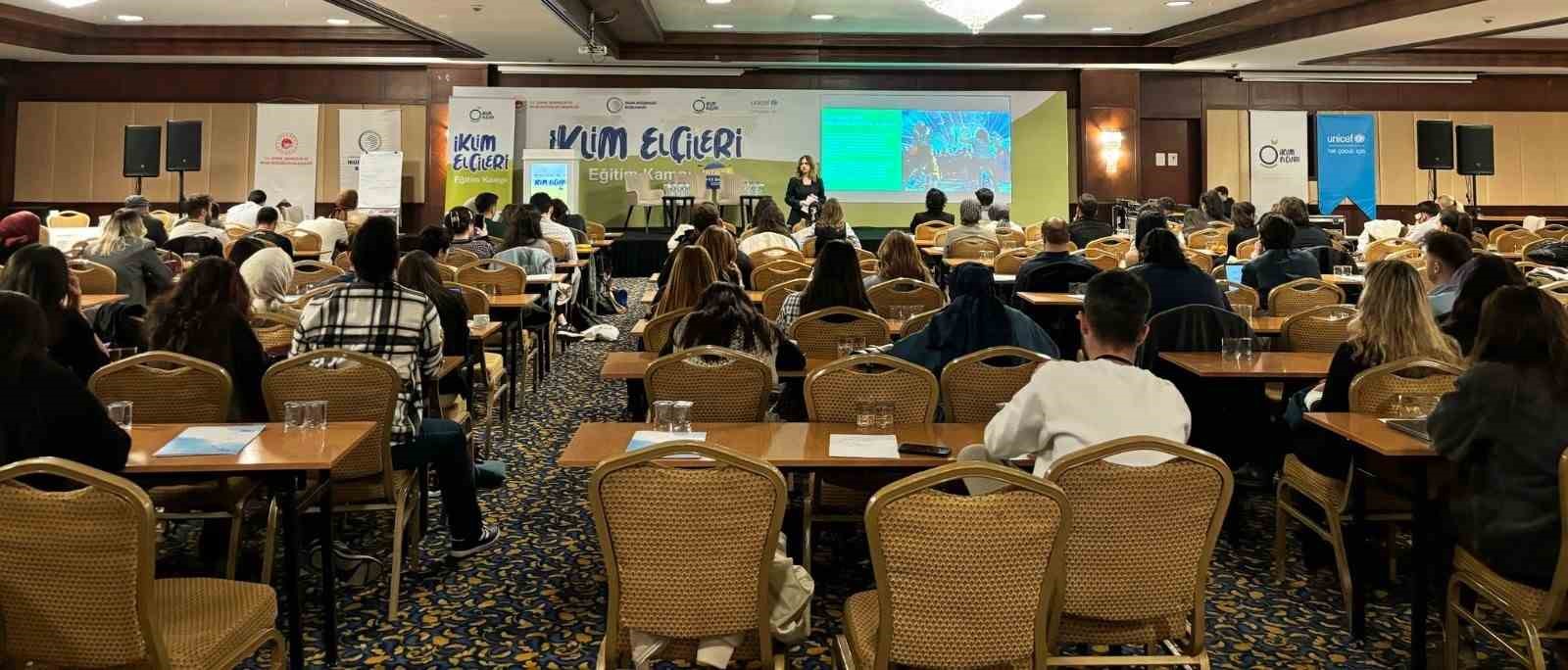 D&uuml;zce &Uuml;niversitesi iklim el&ccedil;isi eğitim kampında
