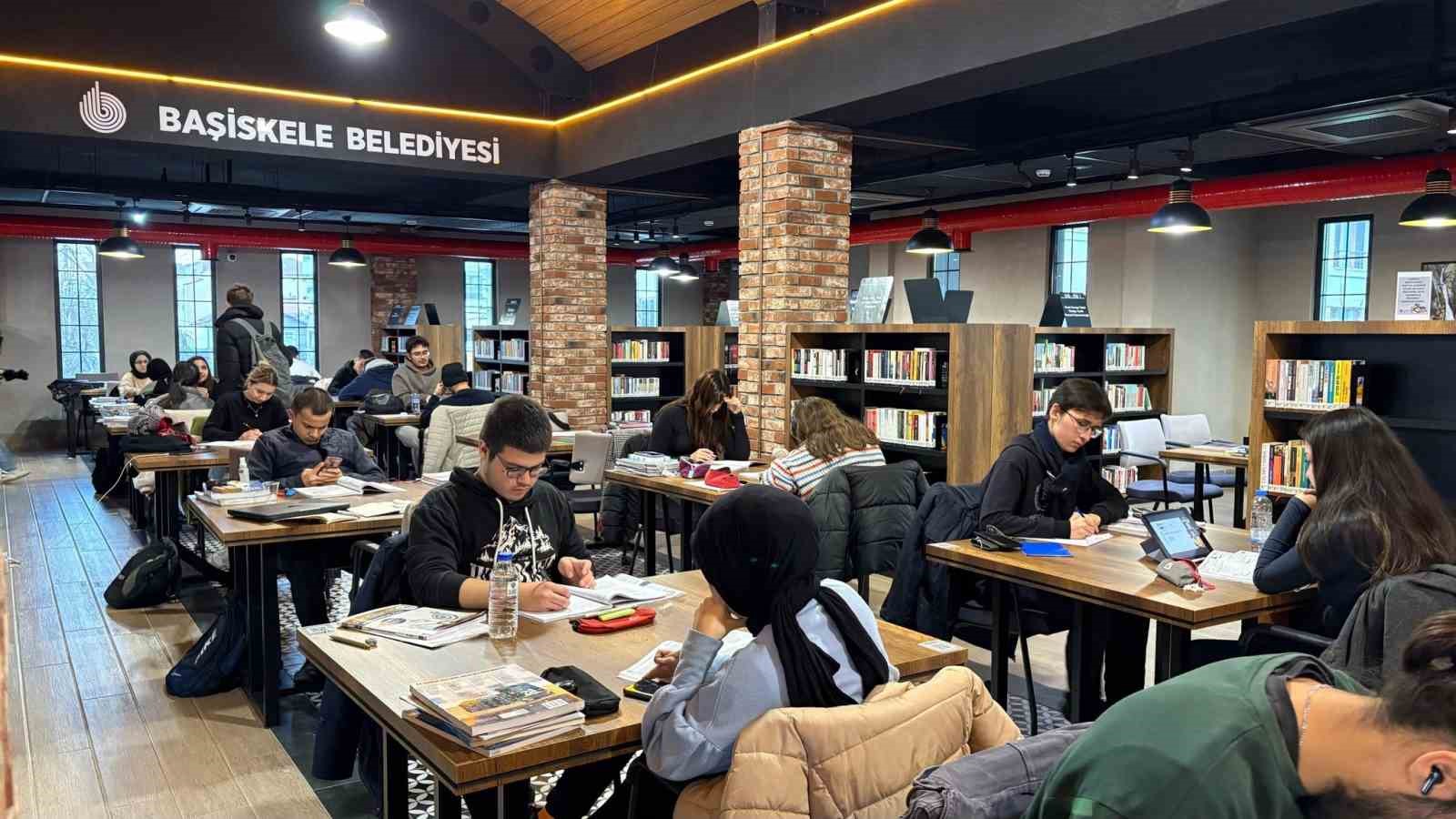 Kitaphane&rsquo;de kar tatili yoğunluğu
