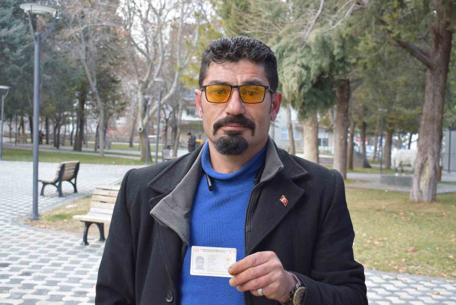 Kaza sonrası hayata tutunan engelli adamı alkollü sanıyorlar