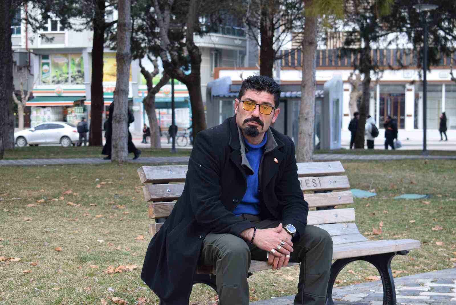 Kaza sonrası hayata tutunan engelli adamı alkoll&uuml; sanıyorlar
